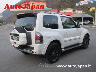 Mitsubishi Pajero Pajero 3.2 cr Instyle 200cv 3p auto Bianco usata Pisogne