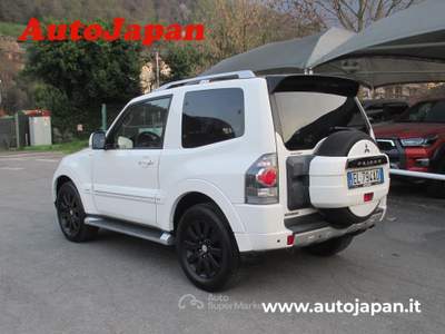 Mitsubishi Pajero Pajero 3.2 cr Instyle 200cv 3p auto Bianco usata Pisogne