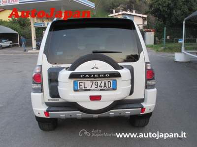 Mitsubishi Pajero Pajero 3.2 cr Instyle 200cv 3p auto Bianco usata Pisogne