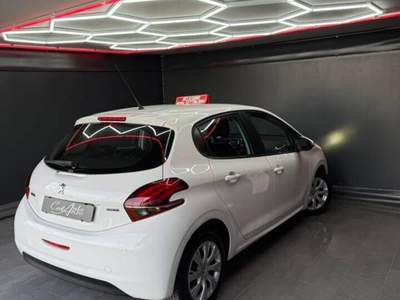 Peugeot 208 1.6 BlueHDi 75 CV Allure 2017 Bianco usata Teverola