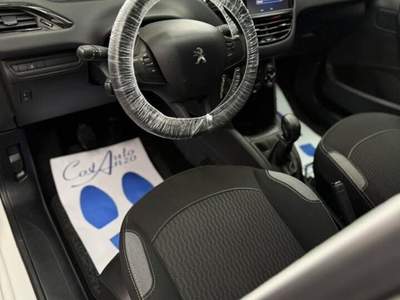 Peugeot 208 1.6 BlueHDi 75 CV Allure 2017 Bianco usata Teverola