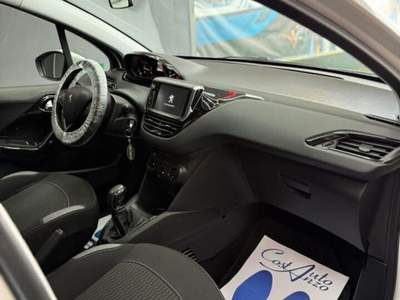 Peugeot 208 1.6 BlueHDi 75 CV Allure 2017 Bianco usata Teverola