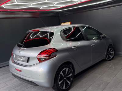 Peugeot 208 BlueHDi 102 CV ALLURE PACK 09/2019 Grigio usata Teverola
