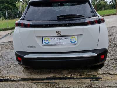 Peugeot 2008 🚗 Peugeot 2008 1.2 PureTech 100 CV Manuale Bianco usata Giuliano di Roma