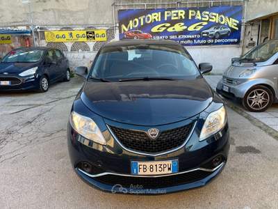 Lancia Ypsilon 5 porte Silver Blu/Azzurro usata Napoli