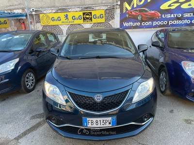 Lancia Ypsilon 5 porte Silver Blu/Azzurro usata Napoli