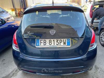 Lancia Ypsilon 5 porte Silver Blu/Azzurro usata Napoli