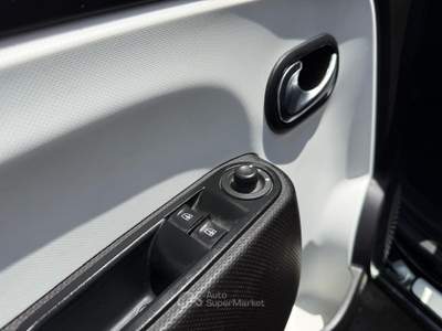 Renault Twingo SCe Intens Limited Navi/ Nero usata Roma