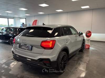 Audi Q2 S line Edition Identity Black S tronic Grigio usata Qualiano