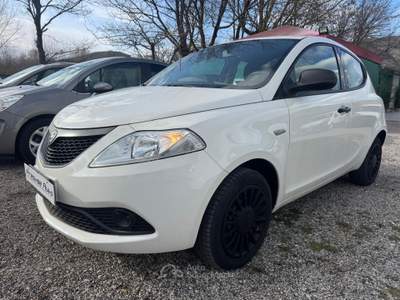 Lancia Ypsilon ELEFANTINO BLU Bianco usata Isernia
