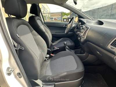 Hyundai i20 1.2 84CV CLASSIC 5P KM 75.000 ORIGINALI Bianco usata VOLPIANO
