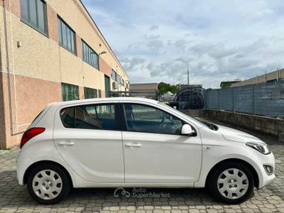Hyundai i20 1.2 84CV CLASSIC 5P KM 75.000 ORIGINALI Bianco usata VOLPIANO