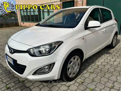Hyundai i20 1.2 84CV CLASSIC 5P KM 75.000 ORIGINALI Bianco usata VOLPIANO