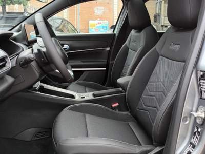 Jeep Avenger 1200 E-HYBRID FREEDOM 110CV AUTOM NAV TETTO Grigio usata Roma
