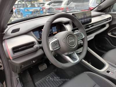 Jeep Avenger 1200 E-HYBRID FREEDOM 110CV AUTOM NAV TETTO Nero usata Roma
