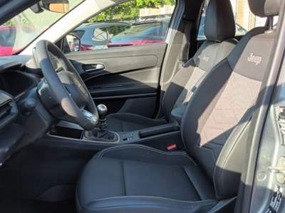 Jeep Avenger 1200 TURBO ALTITUDE 100CV CARPLAY CAM PDC"17 Grigio usata Roma