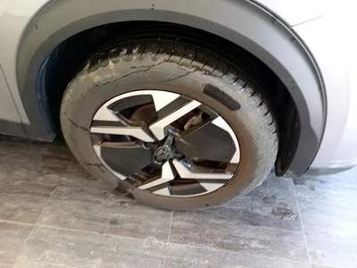 Peugeot 2008 PEUGE 2008 1.2 PURETECH ALLURE S&S 130CV EAT8 2008 1.2 puretech Allure s&s 130cv eat8 Grigio usata Roma