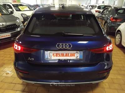 Audi A3 SPORTBACK 35 TDI Bus. Advenced S tronic 18" VIDEO Blu/Azzurro usata Vigevano
