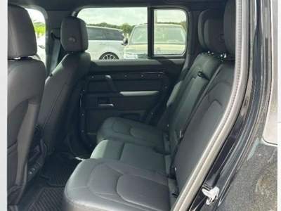 Land Rover Defender (2019) LAND ROVER 110 3.0D I6 200 CV AWD Auto X-Dy Nero usata Empoli