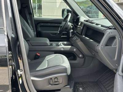 Land Rover Defender (2019) LAND ROVER 110 3.0D I6 200 CV AWD Auto X-Dy Nero usata Empoli