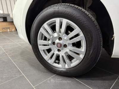Fiat Punto 1.4 8V 5 porte Natural Power Easy Bianco usata Aversa