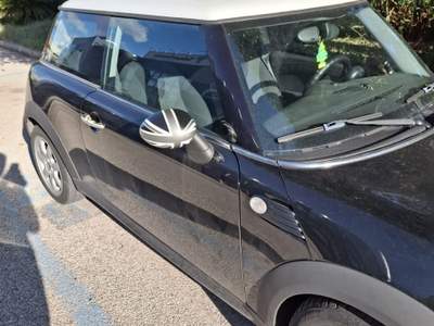 MINI Cooper Tenuta sempre in box, ottimo stato Nero usata Taranto