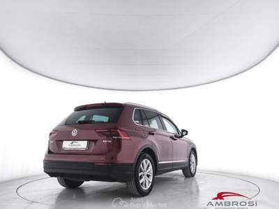 Volkswagen Tiguan 2.0 TDI SCR DSG Business Rosso usata Corciano