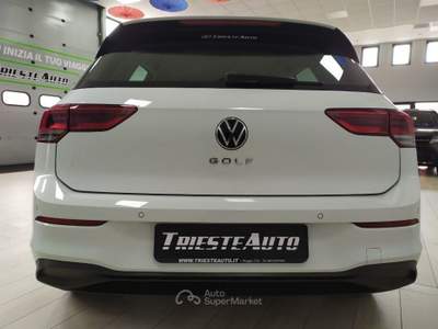 Volkswagen Golf 2.0 TDI 115 CV SCR Life Bianco usata MUGGIA