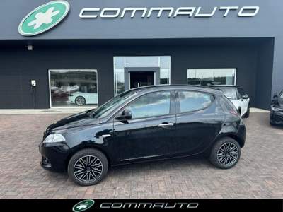 Lancia Ypsilon 1.0 FireFly 5 porte S&S Hybrid Gold Nero usata Quinto di Treviso