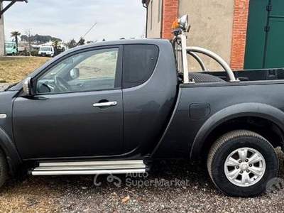 Mitsubishi L200 Tenuta bene,non a fatto fuoristrada.2 proprietario Nero usata Verona
