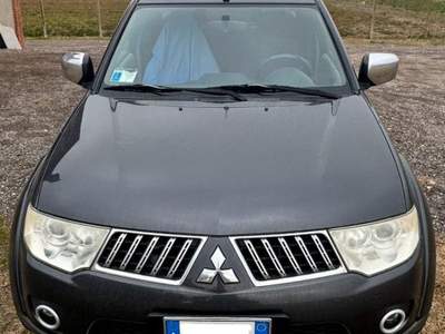 Mitsubishi L200 Tenuta bene,non a fatto fuoristrada.2 proprietario Nero usata Verona