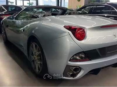 Ferrari California Prima Vernice!!!  Non fumatore tenuta in modo maniacale. Argento usata Segrate