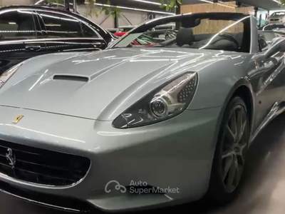 Ferrari California Prima Vernice!!!  Non fumatore tenuta in modo maniacale. Argento usata Segrate