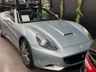 Ferrari California Prima Vernice!!!  Non fumatore tenuta in modo maniacale. Argento usata Segrate