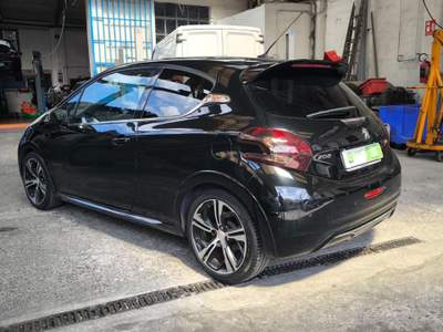 Peugeot 208 1° serie 1.6 THP 200 CV 3 porte GTi Nero usata Casteggio
