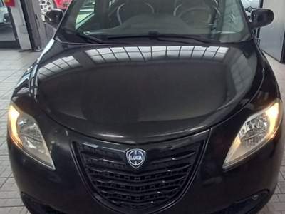 Lancia Ypsilon 0.9 TwinAir 85 CV 5 porte Metano Ecochic Elefantin Nero usata Torino