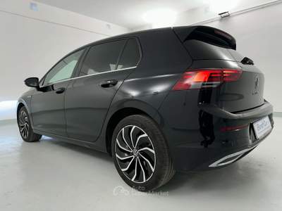 Volkswagen Golf Golf VIII 2.0 TDI STYLE/LED/DSG NAVI/ Nero usata Savigliano