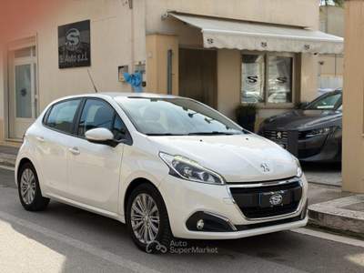 Peugeot 208 1.2 82 Business Blu/Azzurro usata San Michele Salentino