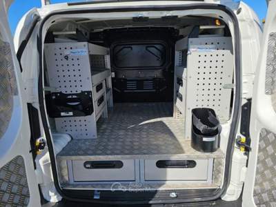 Fiat Fiorino 1.3 MJT 95CV Cargo SX ALLESTITO OFFICINA Bianco usata Maruggio