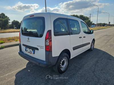Peugeot Partner TEPEE 1.6 BLUEHDI 75CV ACCESS MIX 5 POSTI N1 Bianco usata Maruggio