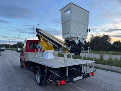 Iveco Daily 35C10 2.3Hpi PM-RG CESTELLO TELESCOPICO COMET Rosso usata Maruggio