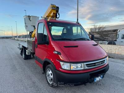Iveco Daily 35C10 2.3Hpi PM-RG CESTELLO TELESCOPICO COMET Rosso usata Maruggio