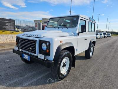 Land Rover Defender 90 2.2 TD4 Station Wagon N1 Bianco usata Maruggio