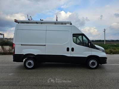 Iveco Daily 35S12V 2.3 HPT PM-TM Furgone ALLESTITO OFFICINA Bianco usata Maruggio