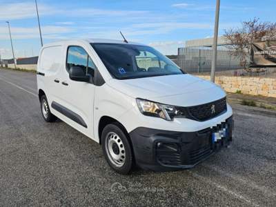 Peugeot Partner BlueHDi 100 S&S PC Premium Bianco usata Maruggio