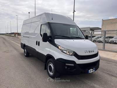 Iveco Daily 35S12V 2.3 HPT L3H2 Furgone Passo 3520 Bianco usata Maruggio