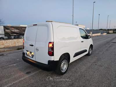 Opel Combo Cargo 1.5 Diesel 100CV PC 650kg Edition Bianco usata Maruggio
