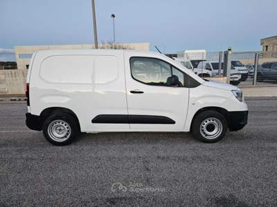 Opel Combo Cargo 1.5 Diesel 100CV PC 650kg Edition Bianco usata Maruggio