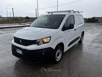 Peugeot Partner BlueHDi 100 S&S PC Premium ALLESTITO OFFICINA Bianco usata Maruggio