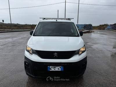 Peugeot Partner BlueHDi 100 S&S PC Premium ALLESTITO OFFICINA Bianco usata Maruggio